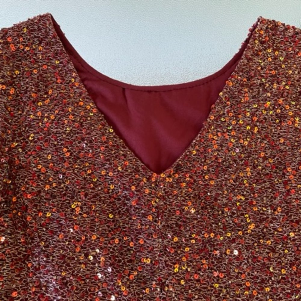 Romeo & Juliet Couture sparkly burgundy sequin cocktail dress